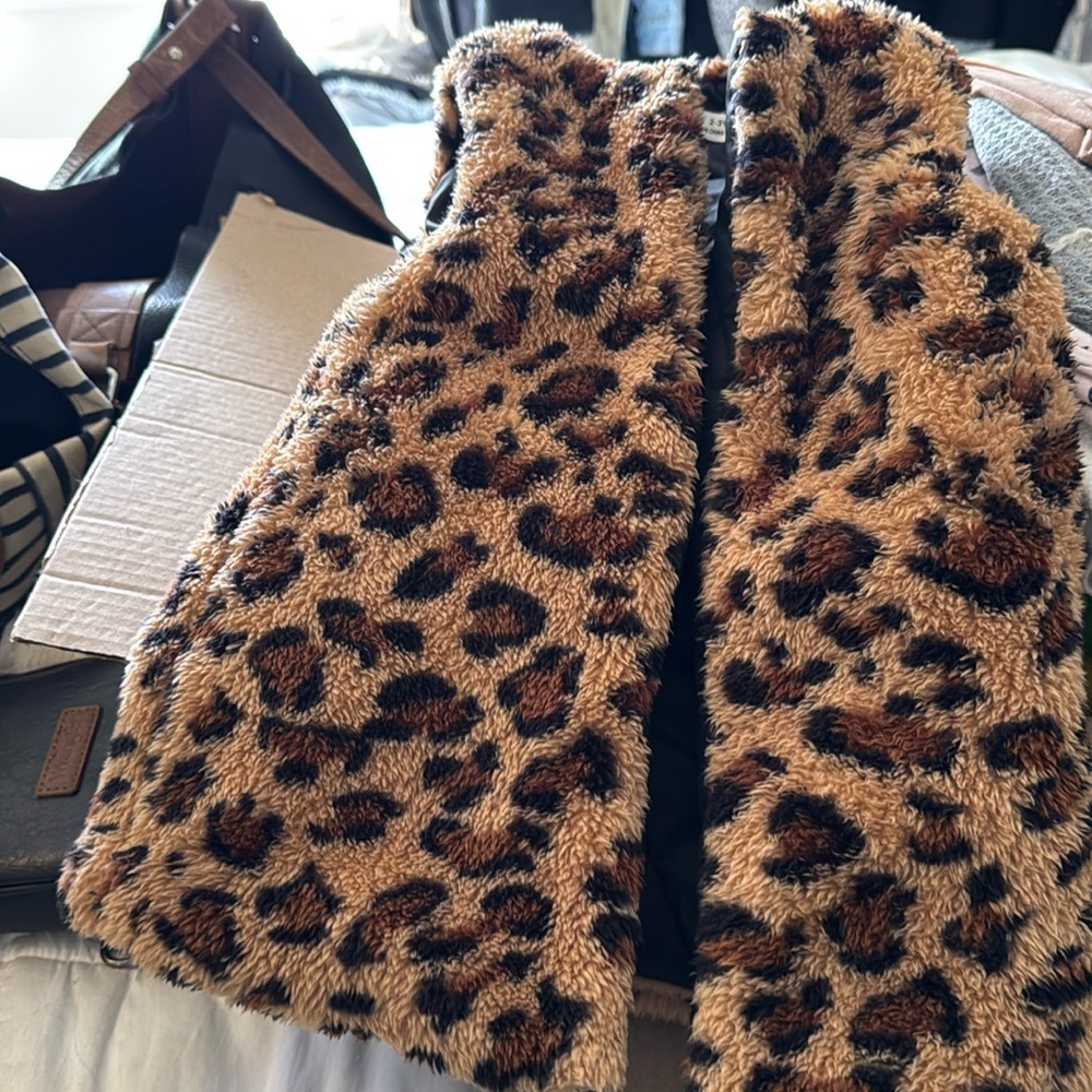 SHEIN Young Girl Casual Plush Short Leopard Print Vest Size 2-3Y
